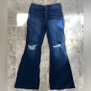 KanCan jeans -- cute buttons